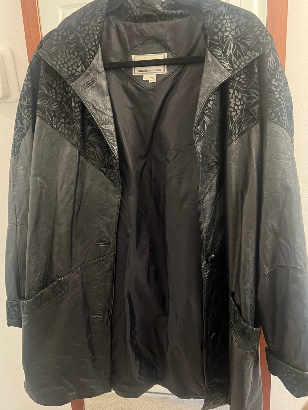 Vintage Fitz-Wright Black Leather Jacket with Floral Design